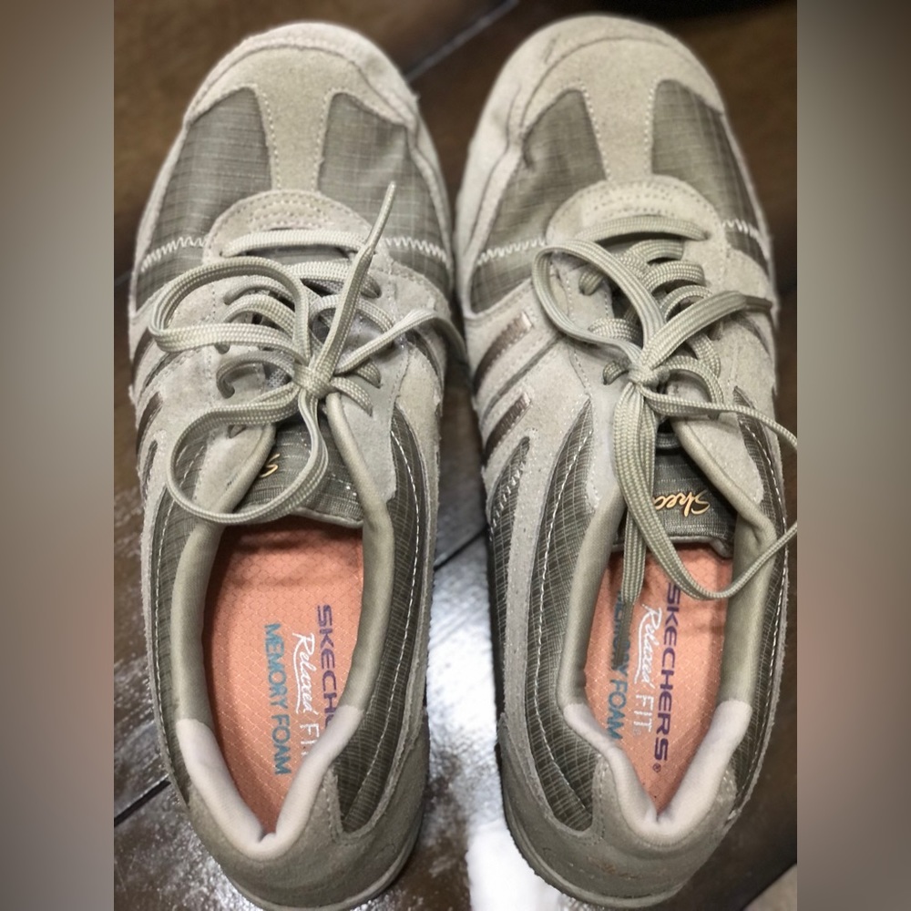 Skechers